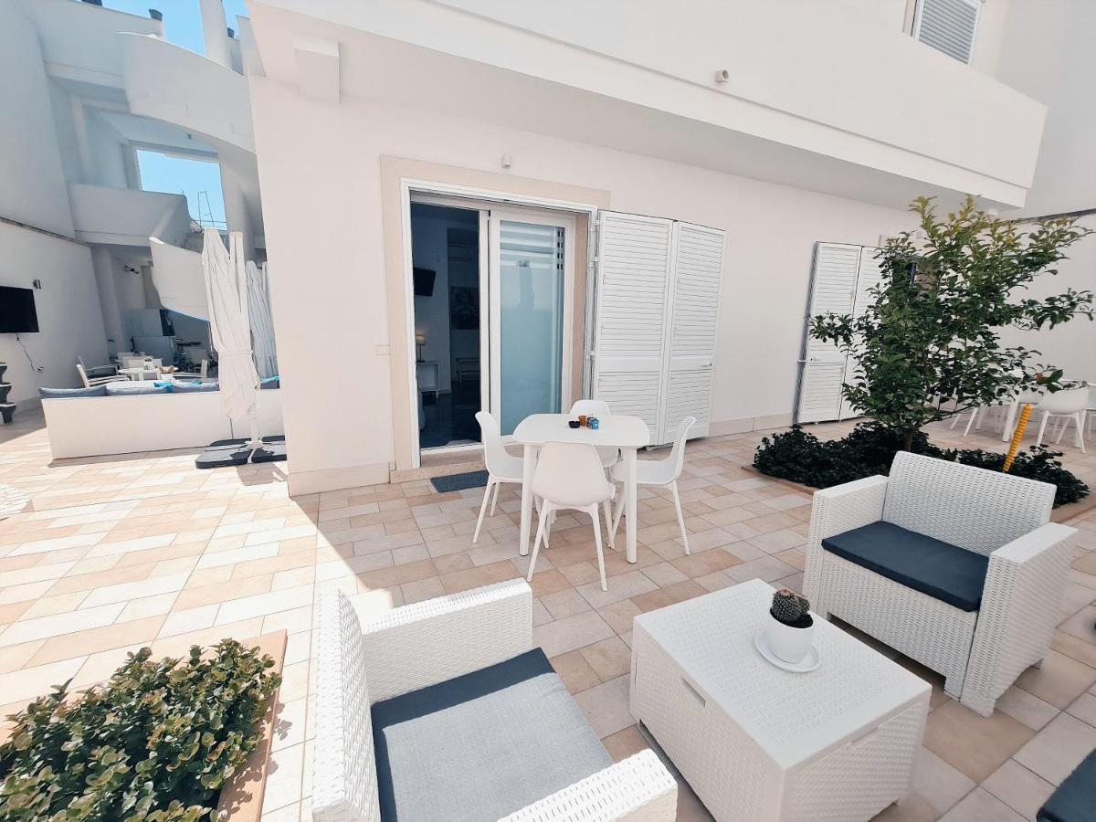 Kalinifta Rooms Apartment Torre Lapillo Eksteriør billede